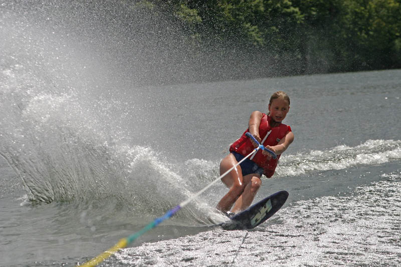 Water ski